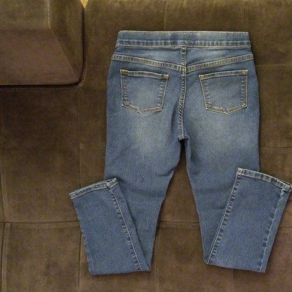 ⛔️SOLD⛔️Oldnavy skinny pull on jeans - Picture 2 of 4